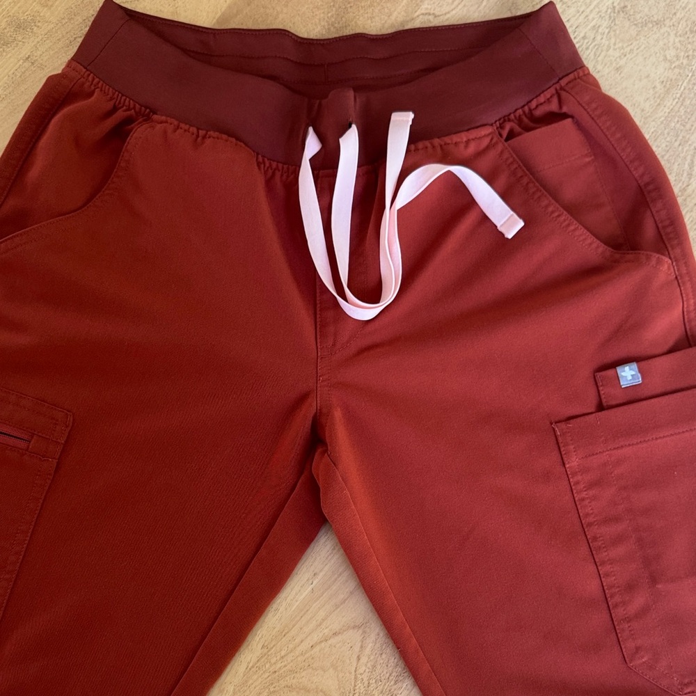 RARE FIGS Auburn Scrub Set